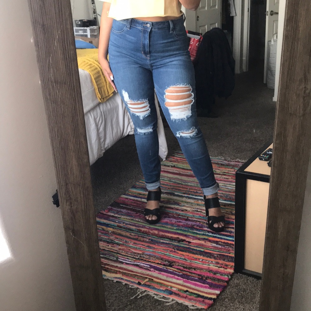 SUPER HIGH WAISTED FASHION NOVA JEANS